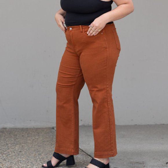 Judy Blue Full Size Feeling Special Pocket Jeans - Picture 11 of 12